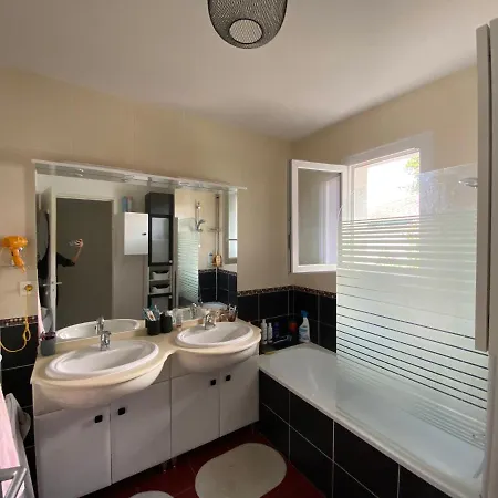 Vakantiehuis Charmante Maison Familiale Proche Du Lac Saint-Pée-sur-Nivelle